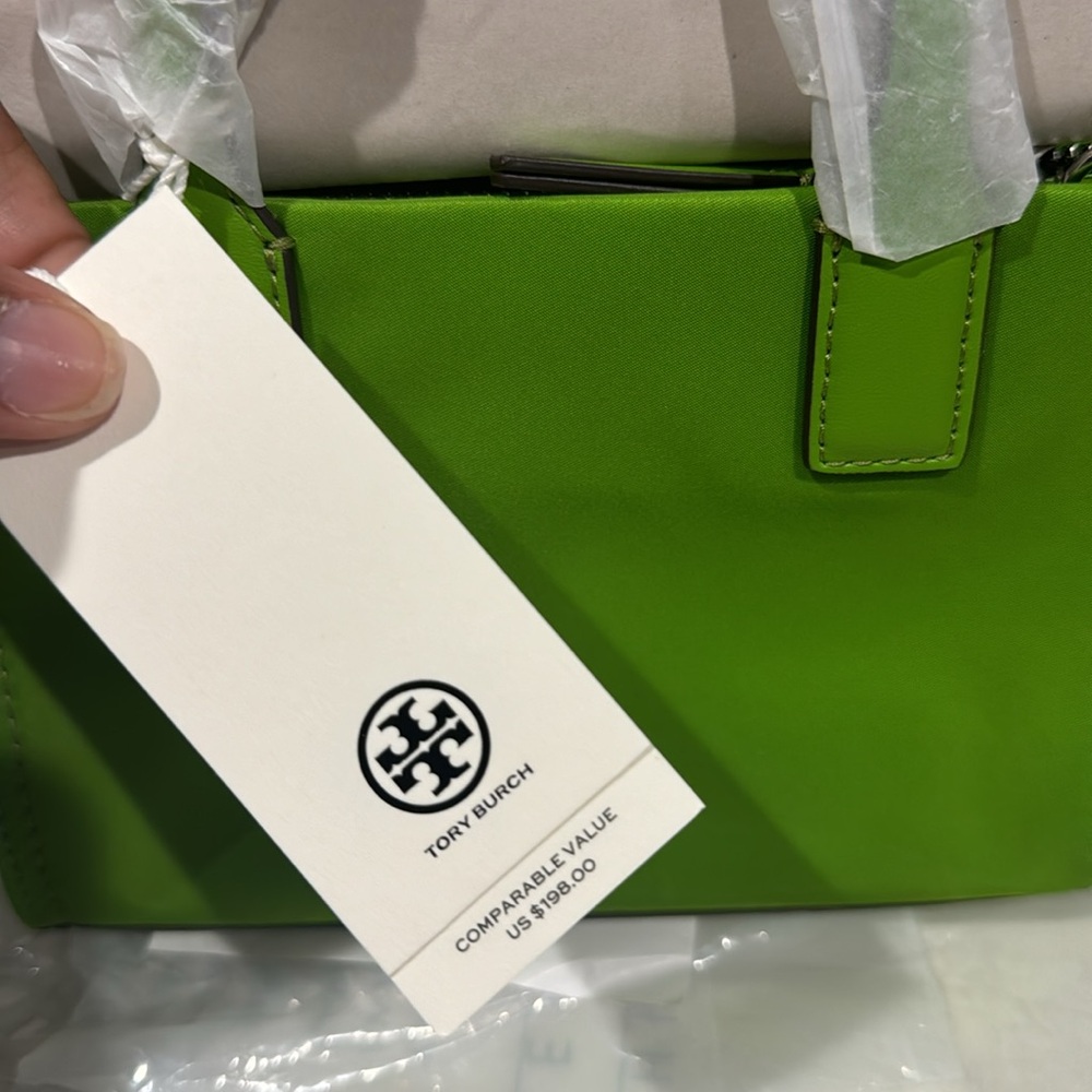 đź’šNWT NYLON ELLA MINI TOTEđź’š - Picture 4 of 4